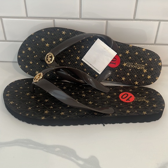 Cute Michael Kors Sandals!! - Picture 13 of 14
